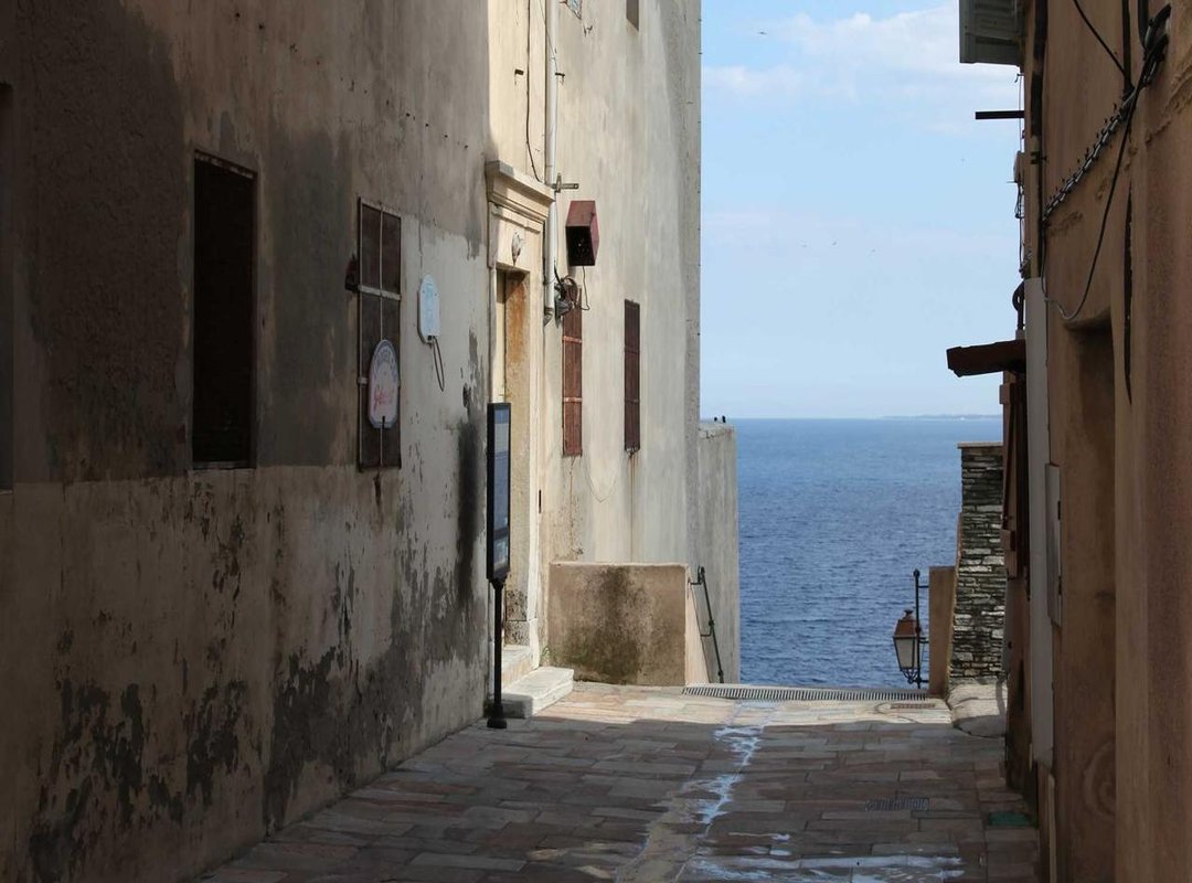 Beyond the Secret: Major Subplots and Entanglements